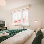 Sadebo Modern - Balkon Oder Terrasse Appartement Lübeck