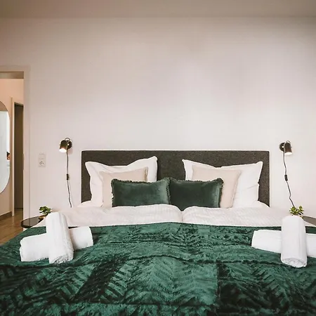 Sadebo Modern - Balkon Oder Terrasse Apartamento *