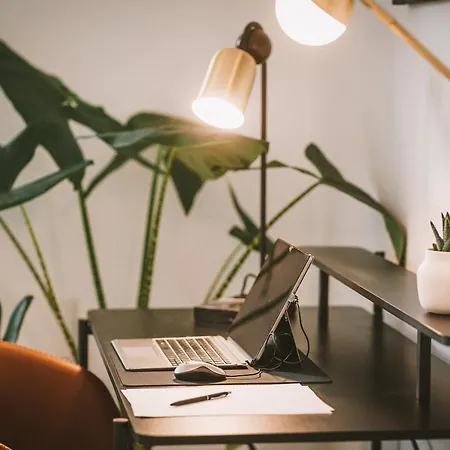Sadebo Mit Terrasse Oder Balkon شقة