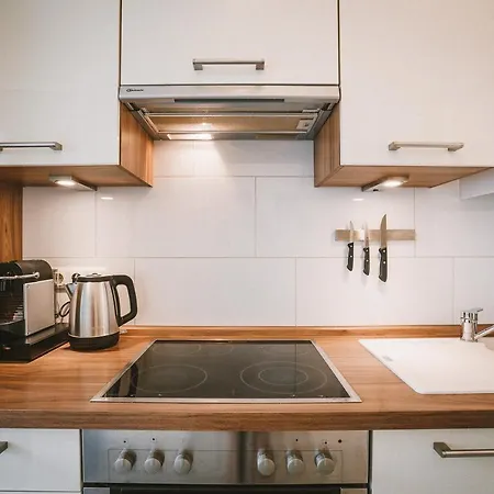 Sadebo Mit Terrasse Oder Balkon شقة