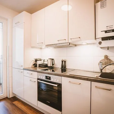 Sadebo Mit Terrasse Oder Balkon Apartman