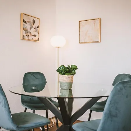 Sadebo Modern - Balkon Oder Terrasse Διαμέρισμα *