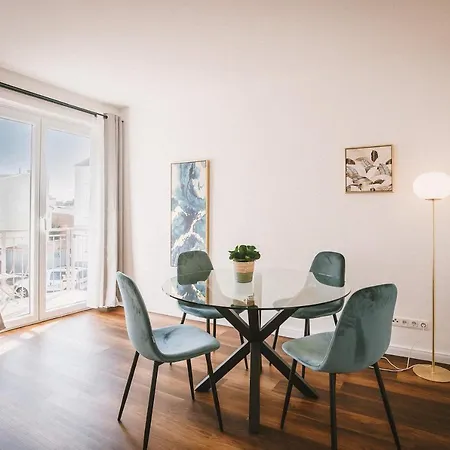 Sadebo Modern - Balkon Oder Terrasse Apartment Lübeck